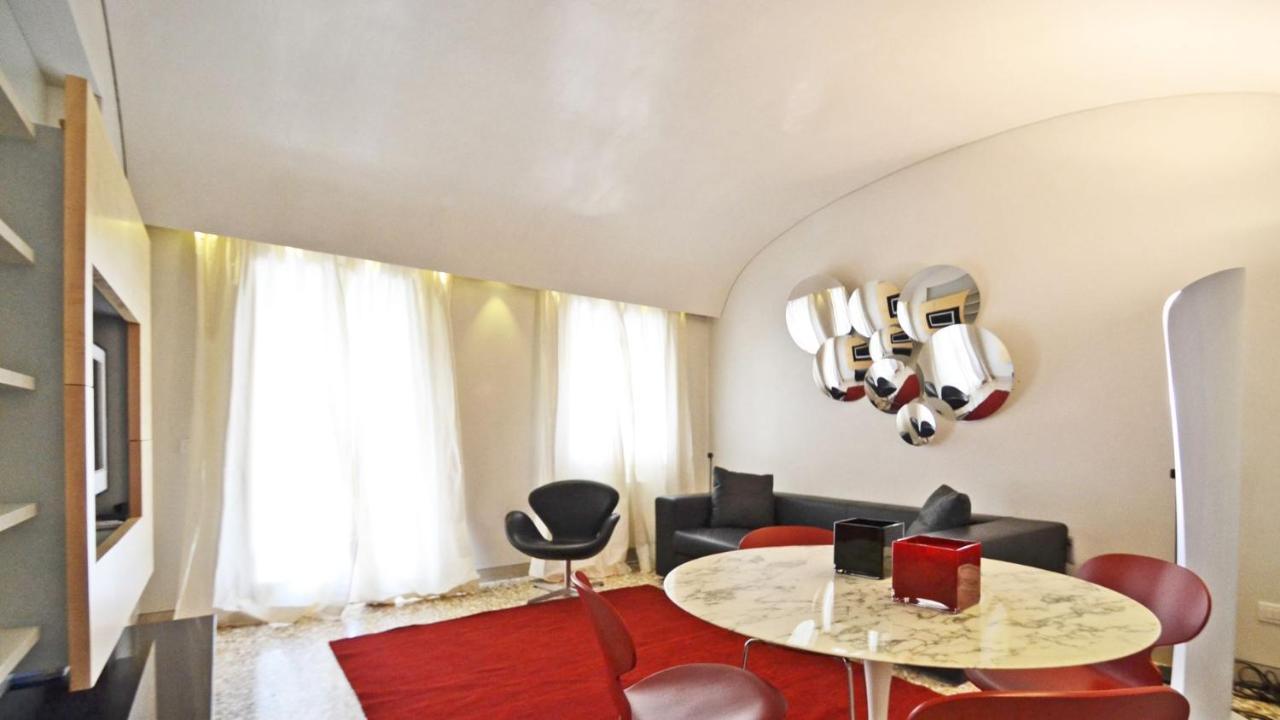 Ai Bareteri Luxury Canal View Apartment Venedig